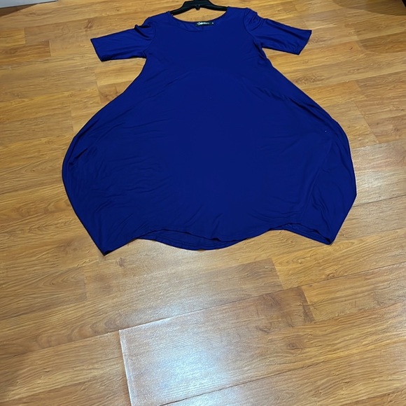 Dress - Picture 3 of 10